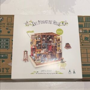 Rolife DIY Miniature House Kit - Sam's Study